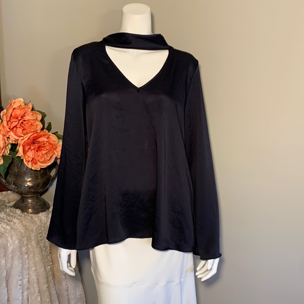 💙lola & sophie tie neck top Navy Small